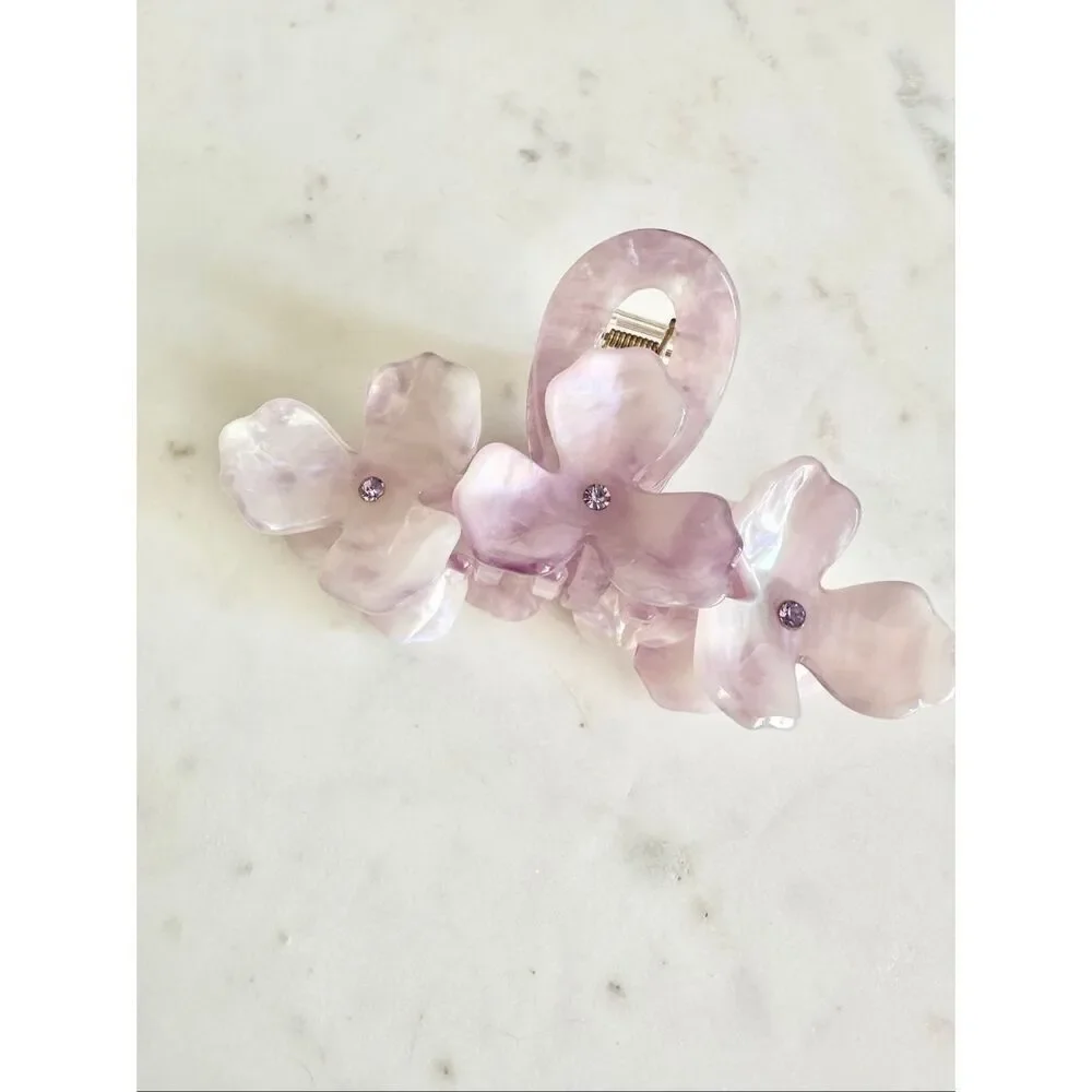 Light purple hydrangea hair claw with rhinestone detail